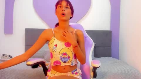 Snapshot of jessy_skinny_ chatting on October 10, 2:54 am Jessy online show from October 10, 2:54 am