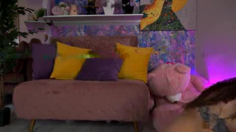 Snapshot of jessyeblake chatting on March 22, 6:50 am Jessie online show from March 22, 6:50 am