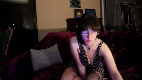 jessystrings online show from May 17, 3:48 am
