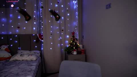 Daryl online show from December 22, 7:00 pm