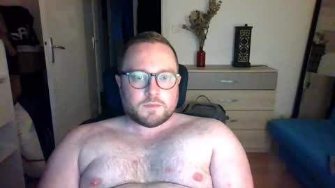 jeuneloup92 online show from November 21, 5:00 pm