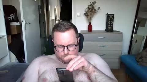 jeuneloup92 online show from March 9, 5:50 pm