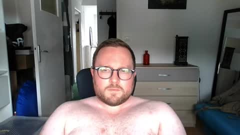 jeuneloup92 online show from June 7, 2:43 pm