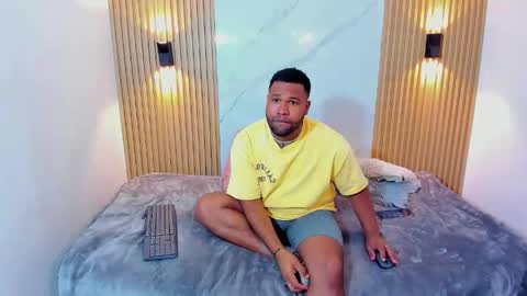jeus_stanley online show from May 20, 4:07 am