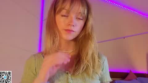 Gwen online show from July 4, 9:10 pm