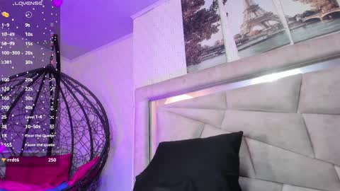 Snapshot of jeyandblae_ chatting on December 10, 10:05 pm Jey online show from December 10, 10:05 pm