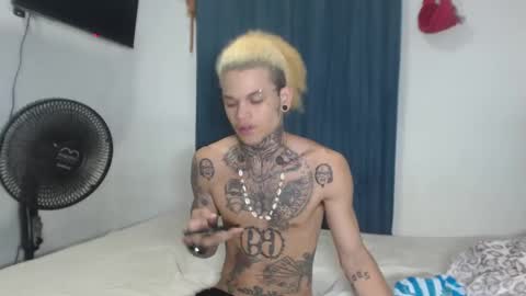 Snapshot of jeykob_23 chatting on December 1, 10:43 pm JEYKOB online show from December 1, 10:43 pm