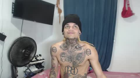 Snapshot of jeykob_23 chatting on December 7, 10:17 pm JEYKOB online show from December 7, 10:17 pm