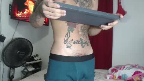 Snapshot of jeykob_23 chatting on December 14, 1:28 am JEYKOB online show from December 14, 1:28 am