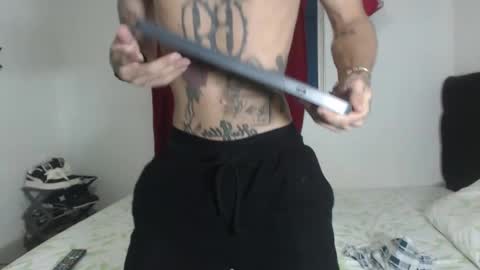Snapshot of jeykob_23 chatting on January 1, 12:32 am JEYKOB online show from January 1, 12:32 am