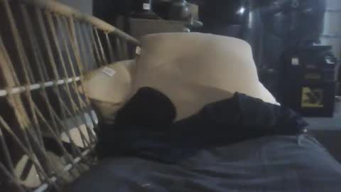 Snapshot of jglarsbel chatting on March 7, 4:59 pm jglarsbel online show from March 7, 4:59 pm