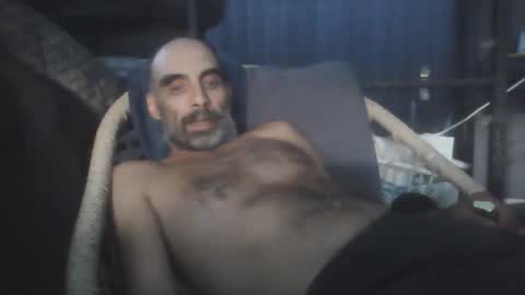 Snapshot of jglarsbel chatting on March 11, 7:58 am jglarsbel online show from March 11, 7:58 am