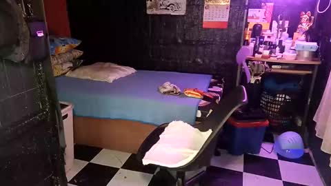 Snapshot of jherry26 chatting on October 3, 2:25 pm jherry26 online show from October 3, 2:25 pm