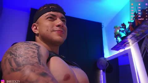 Snapshot of jherxx chatting on March 6, 3:47 am Herman Miller online show from March 6, 3:47 am