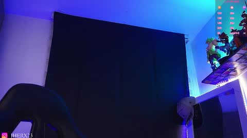 Snapshot of jherxx chatting on March 20, 6:24 pm Herman Miller online show from March 20, 6:24 pm