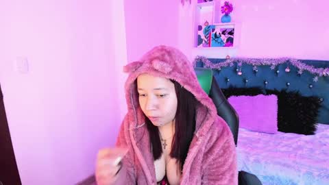 Snapshot of jhiinny_brownn chatting on December 28, 1:29 am Jhiinny online show from December 28, 1:29 am