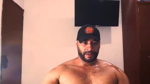 En moreno online show from December 18, 7:42 pm