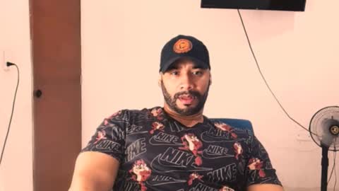 En moreno online show from January 8, 9:39 pm