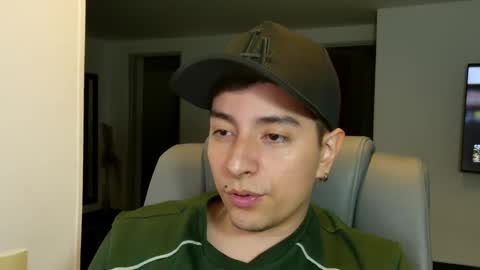Snapshot of jhoan_saenz chatting on September 13, 3:28 am Jhoan Saenz online show from September 13, 3:28 am
