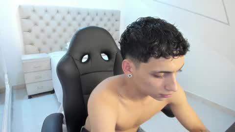 Snapshot of jhoanleandro chatting on October 15, 5:07 am jhoanleandro online show from October 15, 5:07 am