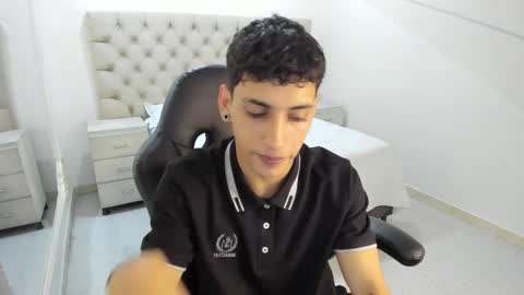 jhoanleandro online show from November 3, 4:25 am