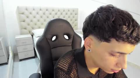 jhoanleandro online show from November 14, 5:50 am