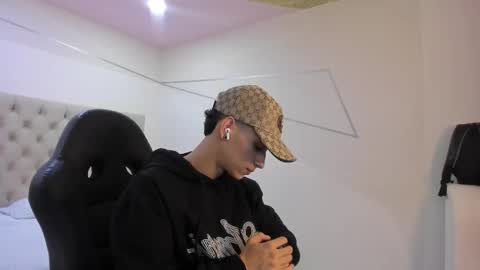 jhoanleandro online show from January 9, 4:15 am