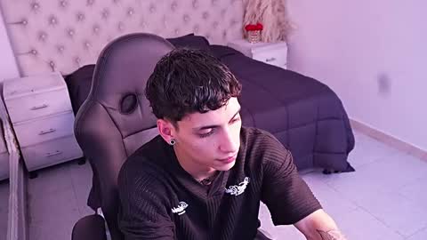jhoanleandro online show from May 2, 10:09 am