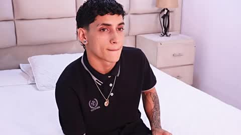 jhoanleandro online show from May 10, 8:58 pm