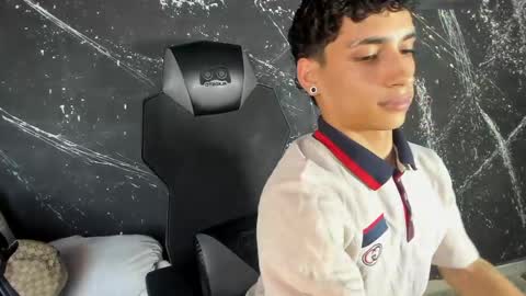 jhoanleandro online show from May 15, 10:06 pm