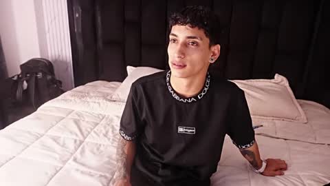 jhoanleandro online show from May 16, 10:08 pm