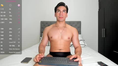 Snapshot of jhoansex_ chatting on December 3, 11:02 pm JHOAN online show from December 3, 11:02 pm