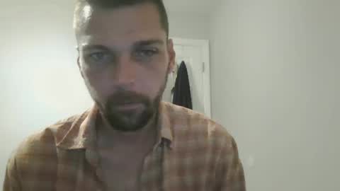 Snapshot of jholls chatting on December 7, 12:30 am jholls online show from December 7, 12:30 am