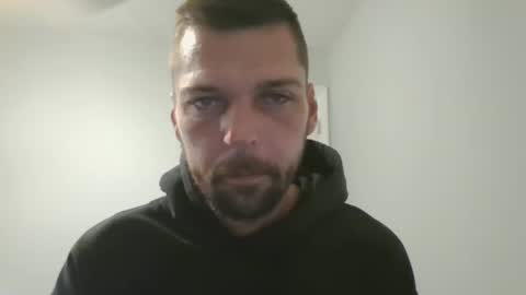 Snapshot of jholls chatting on December 7, 7:54 pm jholls online show from December 7, 7:54 pm