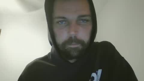 Snapshot of jholls chatting on January 17, 1:36 am jholls online show from January 17, 1:36 am