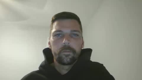 Snapshot of jholls chatting on March 2, 12:42 am jholls online show from March 2, 12:42 am