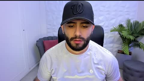 Snapshot of jhon_bear02 chatting on January 25, 11:13 am John Bear.... online show from January 25, 11:13 am