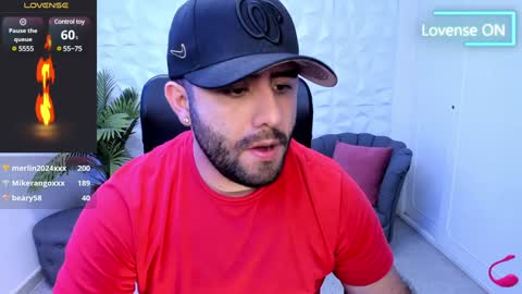 Snapshot of jhon_bear02 chatting on January 31, 3:44 pm John Bear.... online show from January 31, 3:44 pm