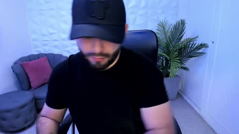 Snapshot of jhon_bear02 chatting on February 20, 11:20 am John Bear.... online show from February 20, 11:20 am