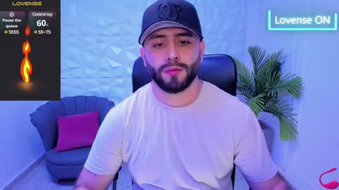 Snapshot of jhon_bear02 chatting on March 3, 11:33 am John Bear.... online show from March 3, 11:33 am