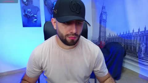 Snapshot of jhon_bear02 chatting on March 12, 11:09 am John Bear.... online show from March 12, 11:09 am