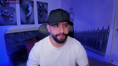 Snapshot of jhon_bear02 chatting on October 10, 11:20 am John Bear.... online show from October 10, 11:20 am