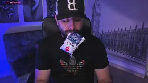 Snapshot of jhon_bear02 chatting on October 27, 11:25 am John Bear.... online show from October 27, 11:25 am