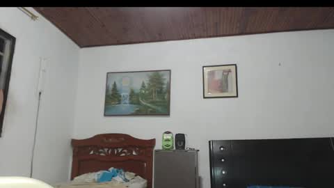 Snapshot of jhon_tommy chatting on December 15, 10:18 am jhon tommy online show from December 15, 10:18 am