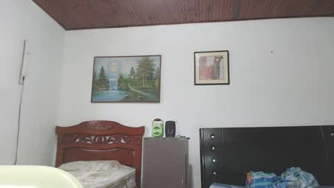 Snapshot of jhon_tommy chatting on December 20, 12:16 pm jhon tommy online show from December 20, 12:16 pm