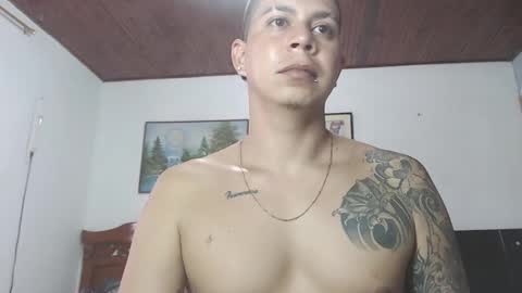 Snapshot of jhon_tommy chatting on December 25, 4:54 pm jhon tommy online show from December 25, 4:54 pm