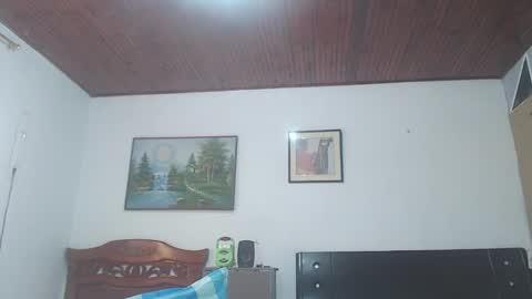 Snapshot of jhon_tommy chatting on January 2, 2:24 pm jhon tommy online show from January 2, 2:24 pm