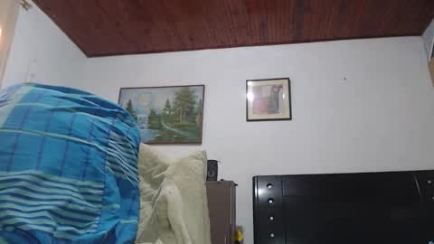 Snapshot of jhon_tommy chatting on January 7, 12:09 pm jhon tommy online show from January 7, 12:09 pm