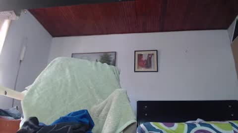 Snapshot of jhon_tommy chatting on February 3, 3:17 pm jhon tommy online show from February 3, 3:17 pm