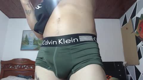 Snapshot of jhon_tommy chatting on February 17, 10:58 pm jhon tommy online show from February 17, 10:58 pm